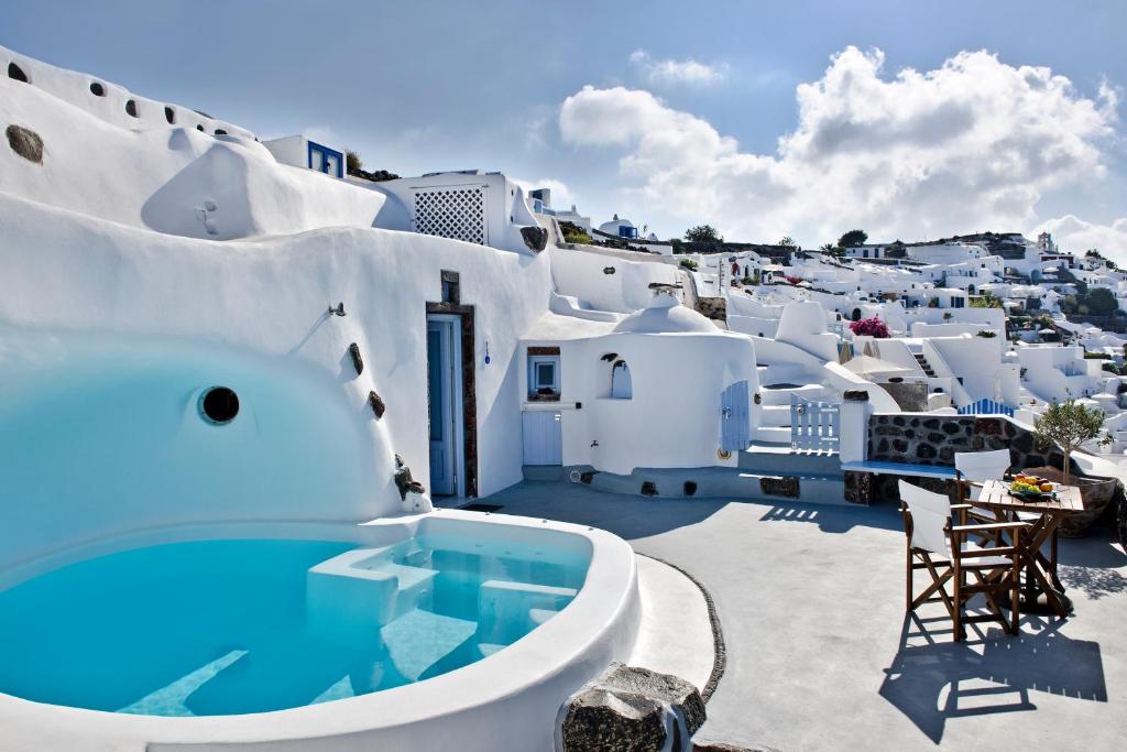 Anemomilos, Oia (updated prices 2024)