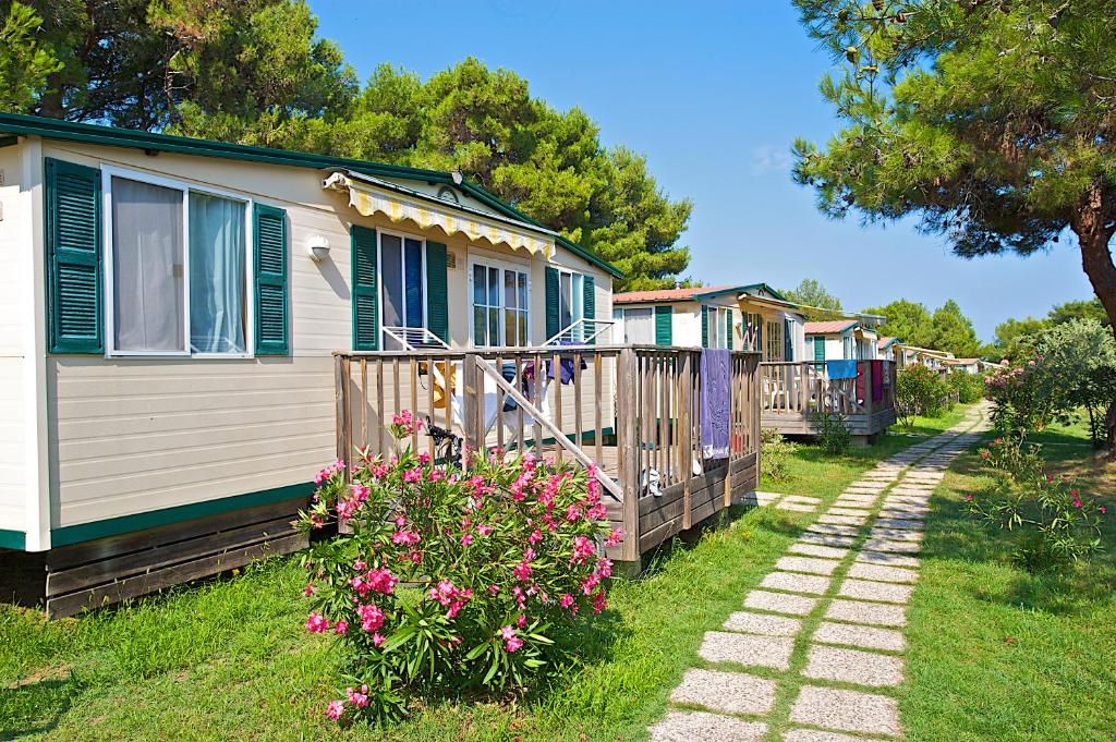 Arena Stupice Mobile Homes, Premantura (updated prices 2024)