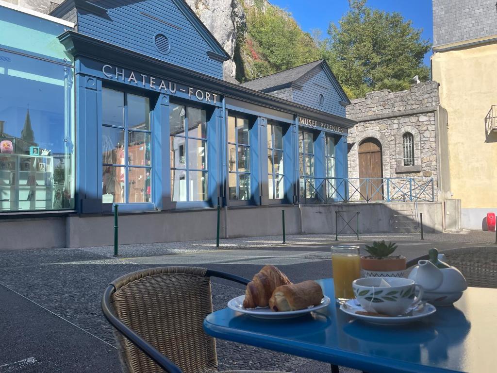 Logis HOTEL CASTEL DE MIRAMBEL, Lourdes – Updated 2024 Prices