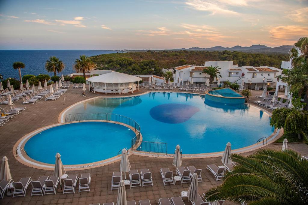 Blau Punta Reina, Cala Mendia – Updated 2024 Prices