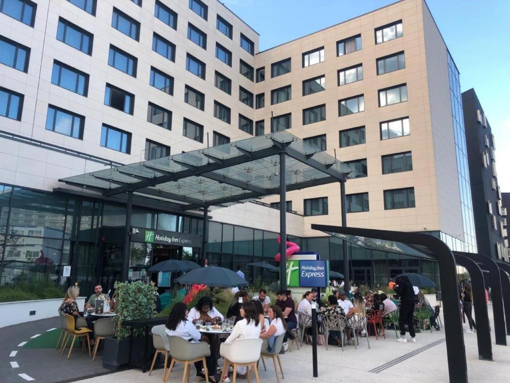 Holiday Inn Express - Paris - CDG Airport, an IHG Hotel, Roissy-en-France –  Updated 2024 Prices