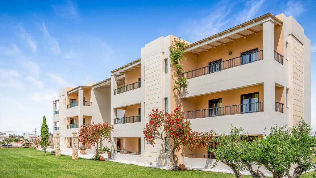 Golden Bay Hotel Apartments, Malia (updated prices 2024)