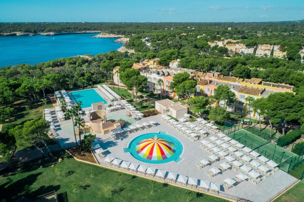 Hotel Iberostar Club Cala Barca All Inclusive, Portopetro, Spain - Booking.com