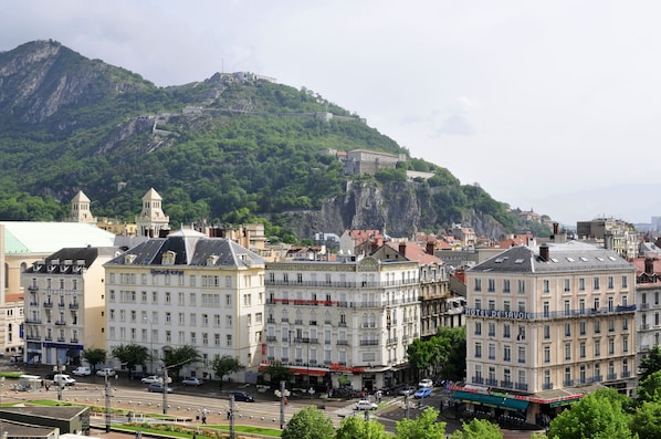 Residhotel Central Gare, Grenoble: Hotel Reviews, Rooms & Prices |  Hotels.com