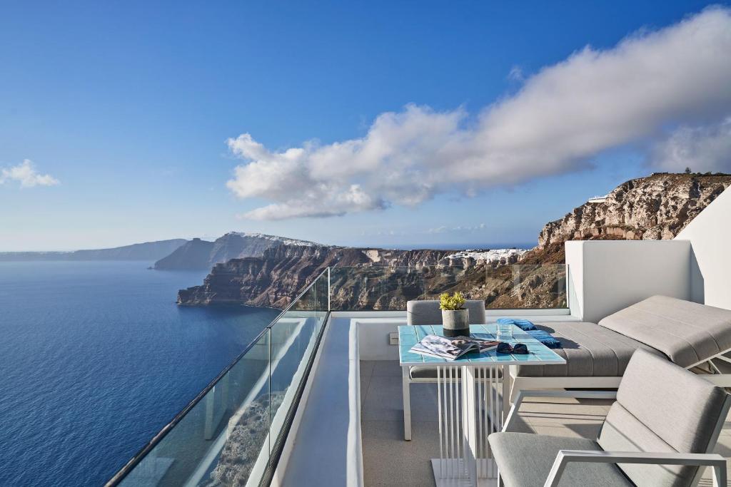 Alti Suites in Santorini