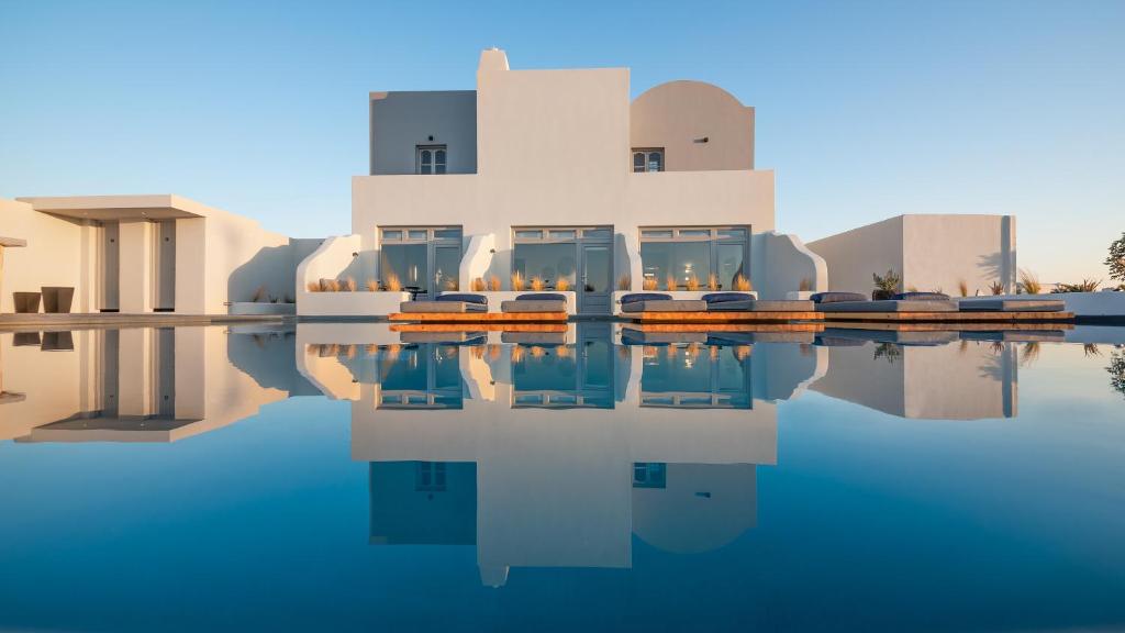 Arc Houses in Santorini