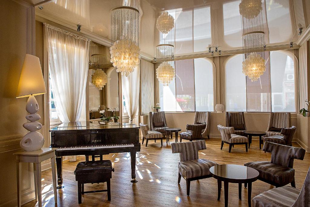 Best Western Grand Hotel De Bordeaux in Aurillac