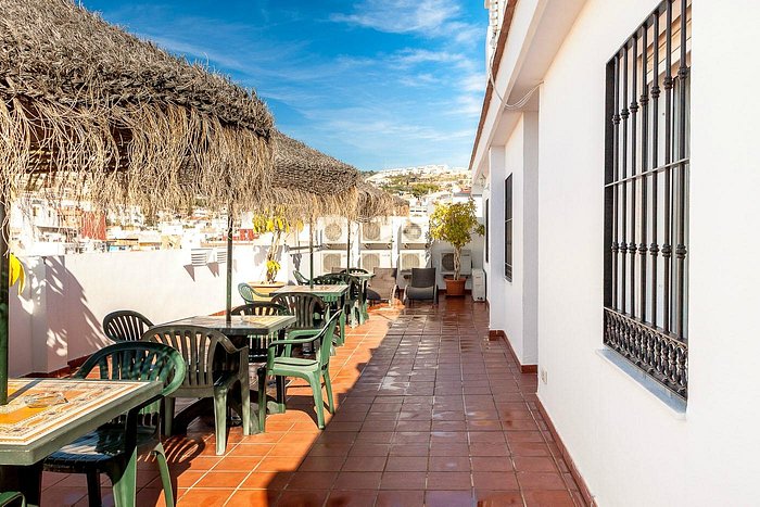 EL CENACHERO APARTAMENTOS - Prices & Hostel Reviews (Malaga, Spain - Costa  del Sol)