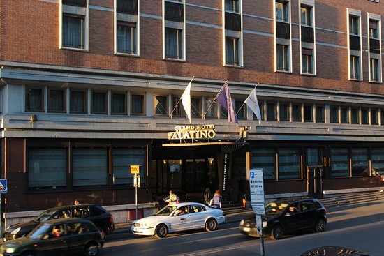 Hotel Entrance - Picture of FH55 Grand Hotel Palatino, Rome - Tripadvisor