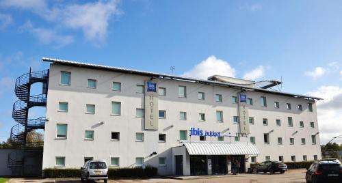 Hotel ibis budget Calais Coquelles Tunnel sous la Manche, Coquelles -  reserving.com