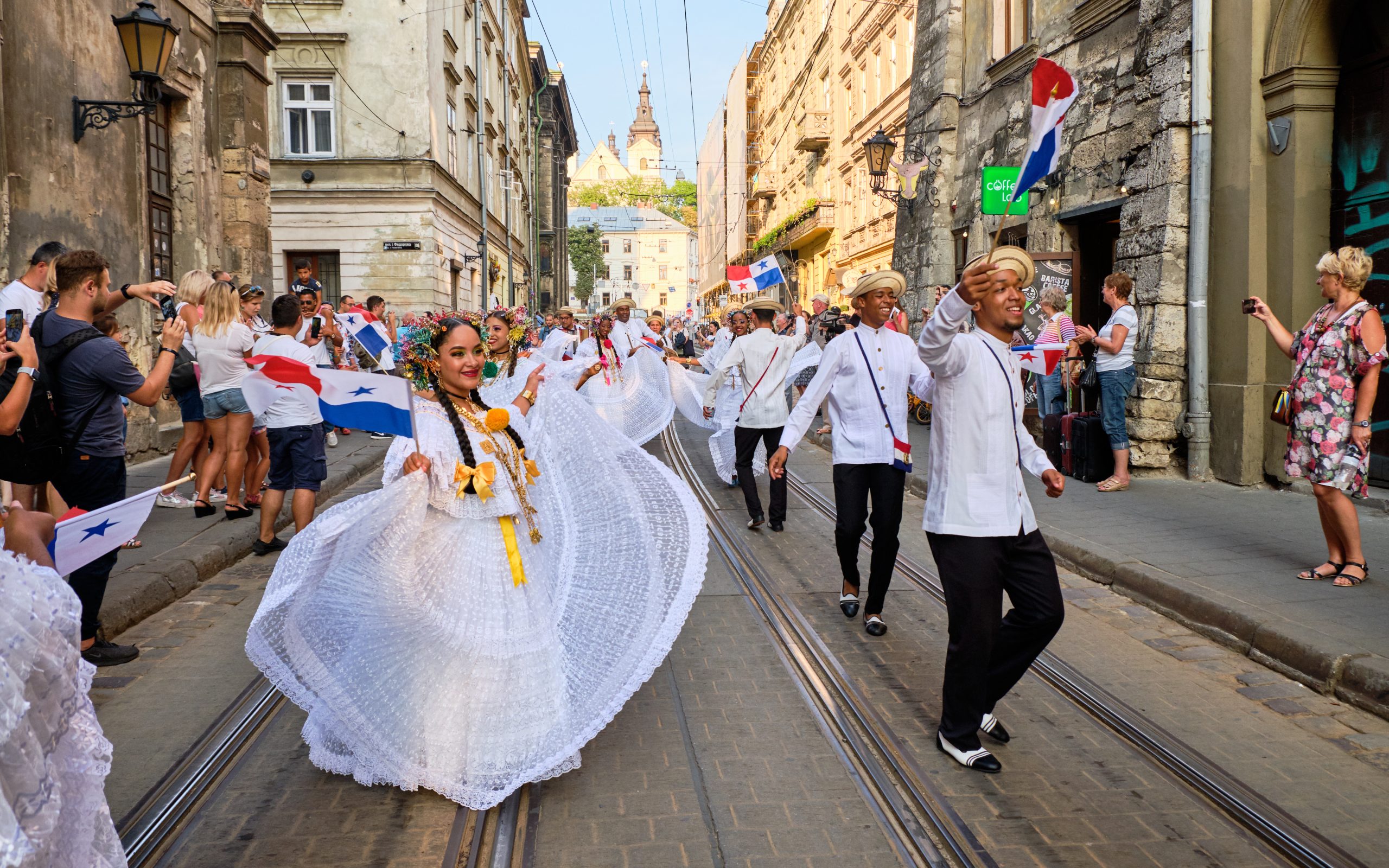 Panama Folklore group dancing down streets during closing the Parade 