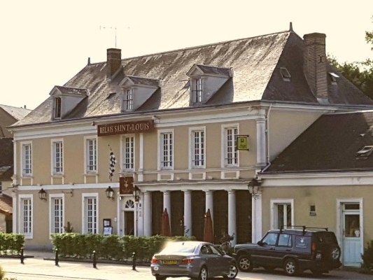 Relais Saint Louis, Logis 