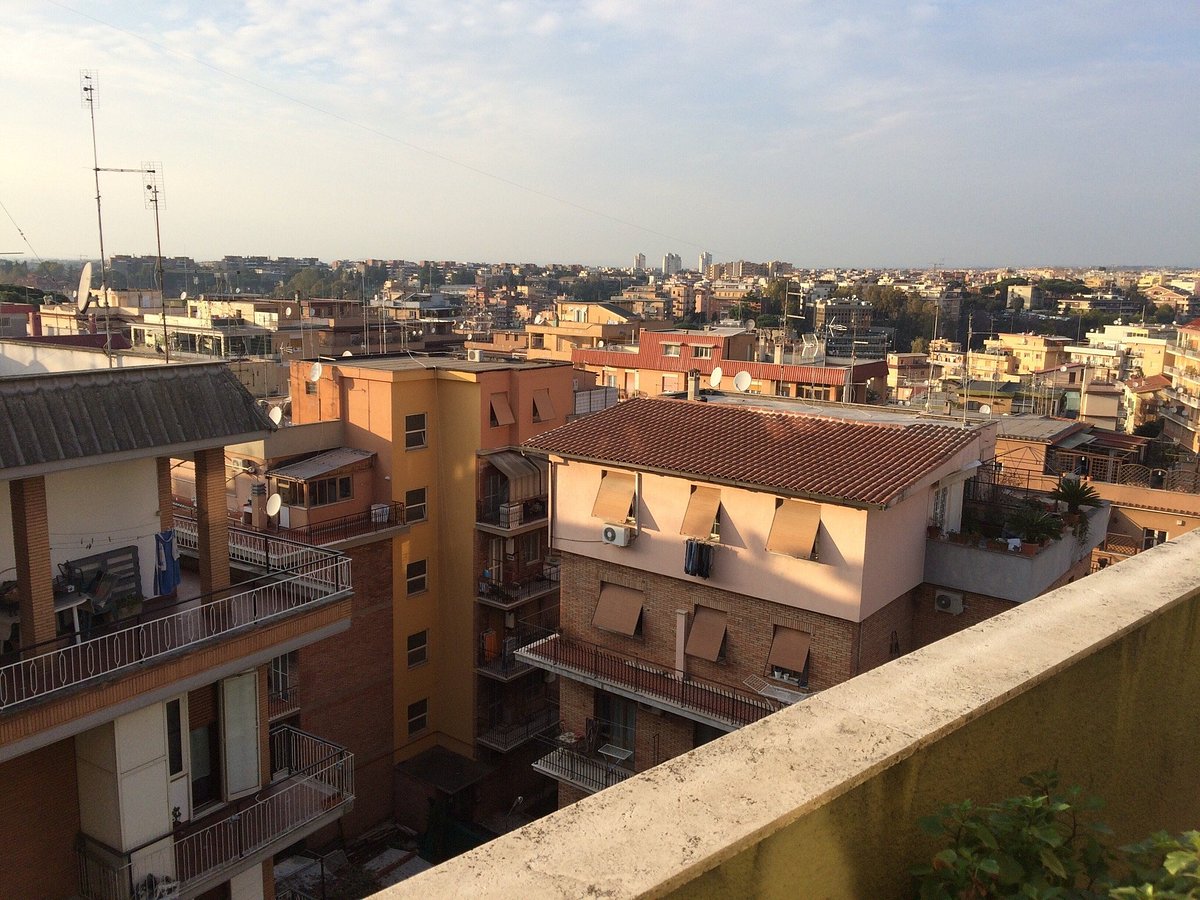 THOUSAND SUNNY - Hostel Reviews (Rome, Italy)